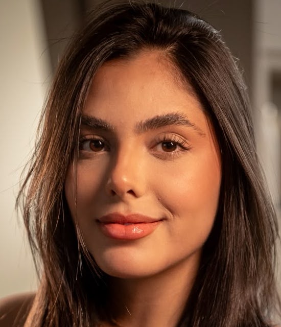 Rosto da Dra. Luisa Galvão usado como mapa das regiões de cada procedimento